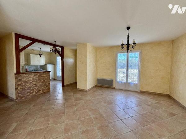 EXCLUSIVITE : Beaumont sur Sarthe, pavillon en campagne. 
