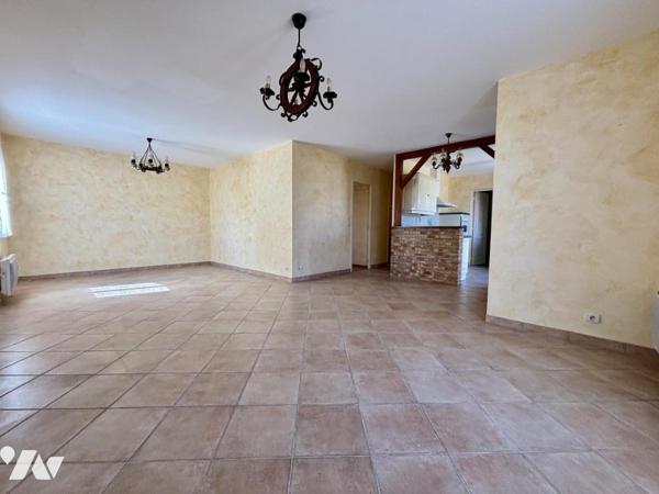 EXCLUSIVITE : Beaumont sur Sarthe, pavillon en campagne. 