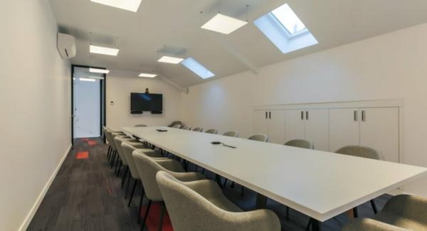 BUREAUX à VENDRE de 837.81 m²