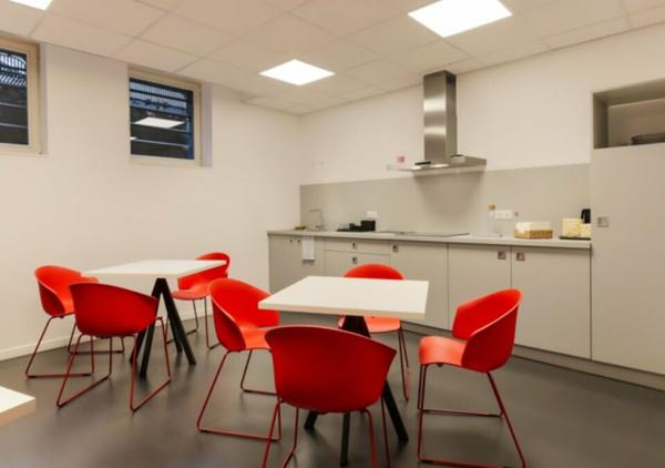 BUREAUX à VENDRE de 837.81 m²