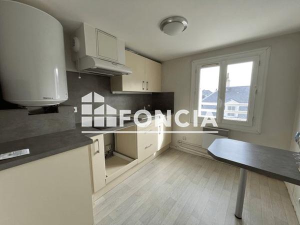 Location Appartement 2 pièces 39.9 m² - BÂTIMENT SUR RUE Tours 37000
