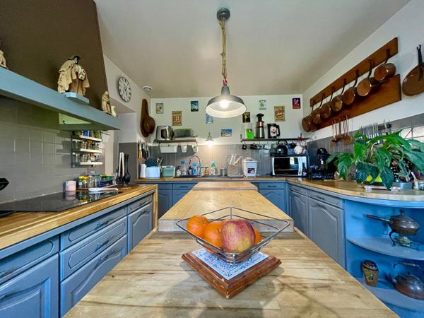Maison familiale Tour-en-Sologne -130 m² avec terrain et dépendances