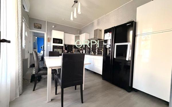 Immeuble à vendre    8 pièces • 154,09 m2 Vitry-sur-Seine