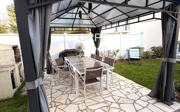 Immeuble à vendre    8 pièces • 154,09 m2 Vitry-sur-Seine