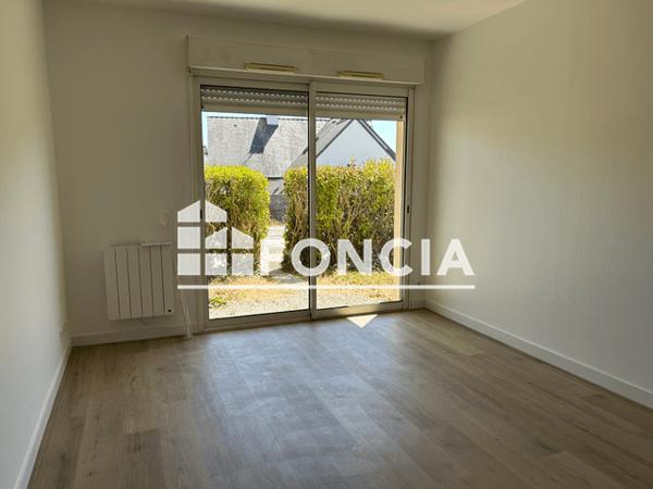Location Appartement 2 pièces 38 m² - 49 RUE DU LYCEE Pont L Abbe 29120