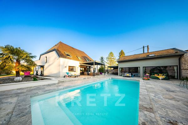 Propriété d'exception en Bourgogne rénovée par architecte 254 m2-6 chambres, piscine et dépendances