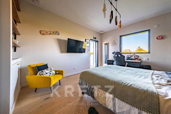 Propriété d'exception en Bourgogne rénovée par architecte 254 m2-6 chambres, piscine et dépendances