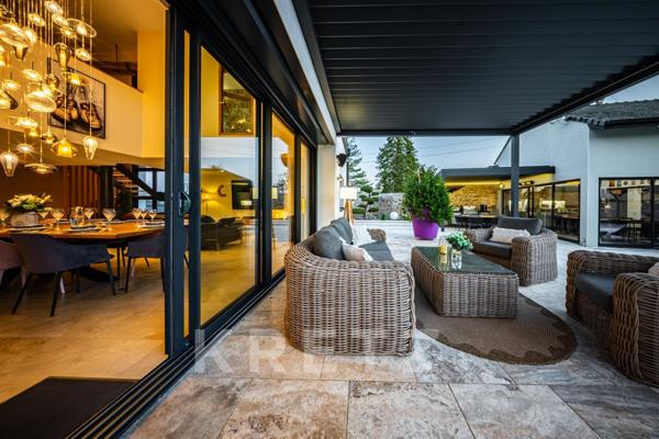 Propriété d'exception en Bourgogne rénovée par architecte 254 m2-6 chambres, piscine et dépendances