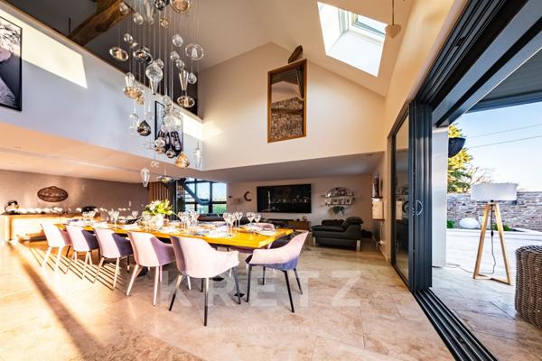 Propriété d'exception en Bourgogne rénovée par architecte 254 m2-6 chambres, piscine et dépendances