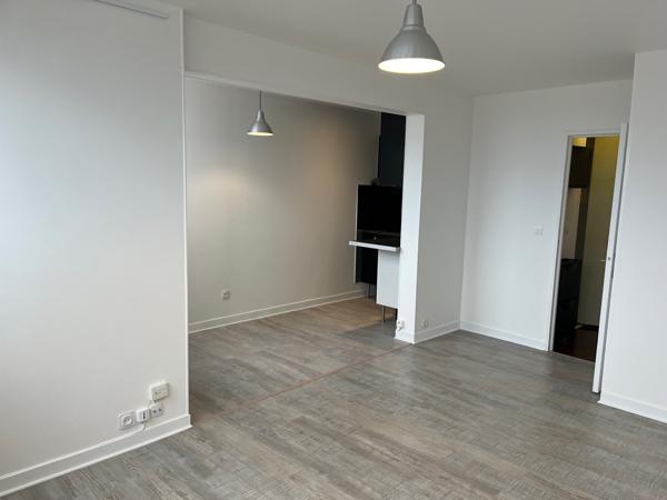 STUDIO rénové en plein centre de RENNES