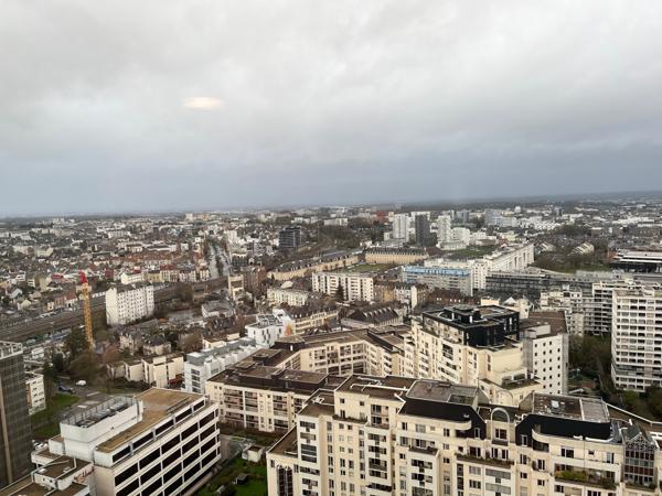 STUDIO rénové en plein centre de RENNES