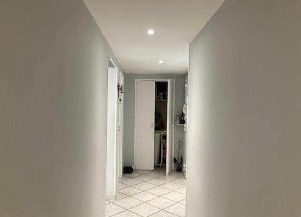 Appartement à vendre    2 pièces • 77 m2 Marseille 8