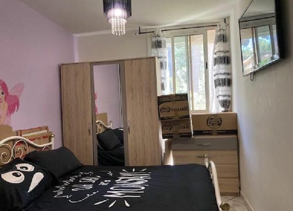 Appartement à vendre    2 pièces • 77 m2 Marseille 8