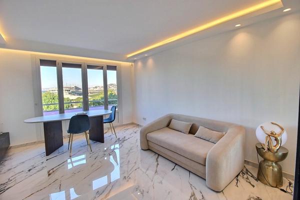 MARSEILLE 13008 Appartement 3 pièces 59m² vue mer et garage