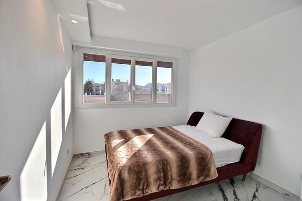 MARSEILLE 13008 Appartement 3 pièces 59m² vue mer et garage