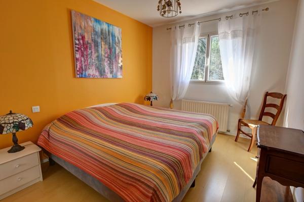 Propriété avec gîte, dépendances, piscine et terrain de 23 ha. Hautefage-la-Tour (47340)