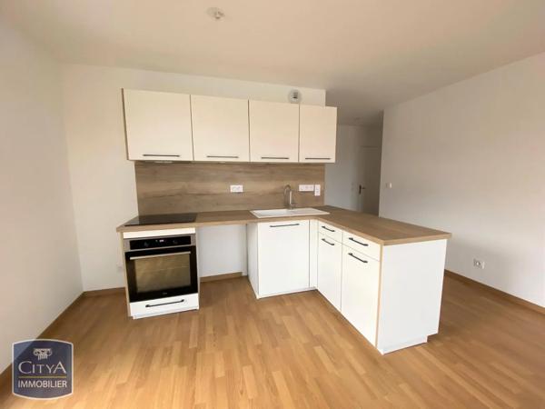 Appartement à louer 3 pièces 67.64m² Tours (37100)