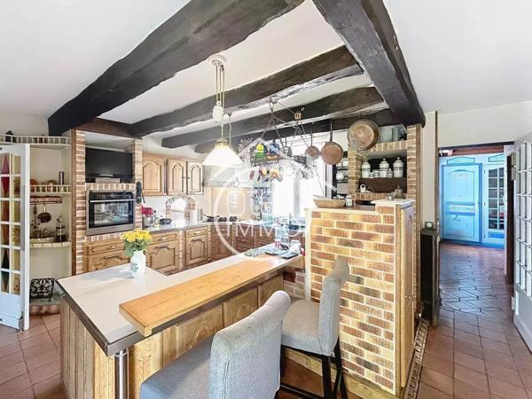 ST ANTOINE DE BREUILH : Maison familiale, 3 chambres, 2200m² de terrain clos.