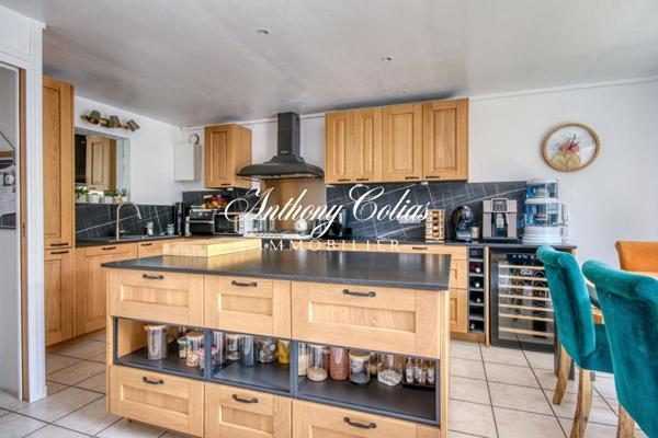 PROPRIÉTÉ D'EXCEPTION, ENVIRON 207 M², 2 GÎTES, SPA PRIVATIF