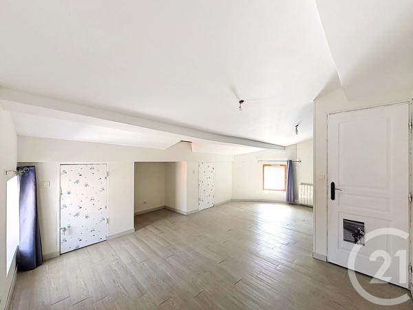 Maison à vendre  4 pièces - 81,37 m 2   LES MARTRES DE VEYRE  - 63