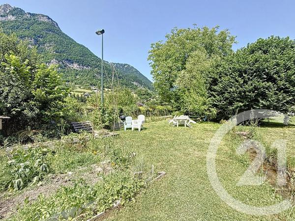 Maison à vendre  5 pièces - 131,52 m 2   TANINGES  - 74