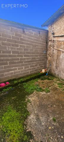 Tocane-Saint-Apre (24350) SPÉCIAL INVESTISSEUR une maison de deux appartements 63 m² et 26 m² centre-ville ,Revenu locatif total : 11 76