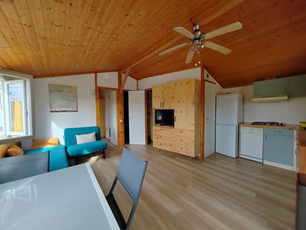 Chalet de 35 m2 + terrain dans un parc de loisir résidentiel à 8 minutes de AUCH, vendu meublé.