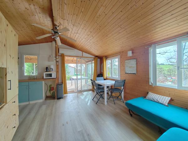 Chalet de 35 m2 + terrain dans un parc de loisir résidentiel à 8 minutes de AUCH, vendu meublé.