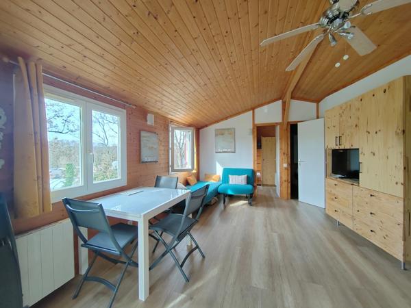 Chalet de 35 m2 + terrain dans un parc de loisir résidentiel à 8 minutes de AUCH, vendu meublé.