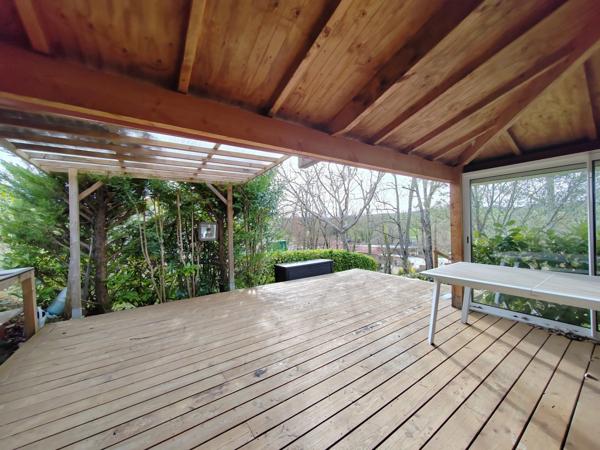 Chalet de 35 m2 + terrain dans un parc de loisir résidentiel à 8 minutes de AUCH, vendu meublé.