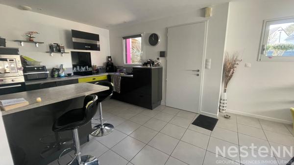 Maison contemporaine à vendre proche du golf de Ploemel - 5 pièces, 3 chambres, piscine