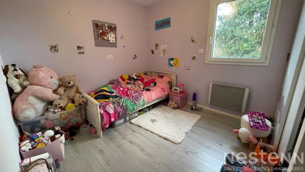 Maison contemporaine à vendre proche du golf de Ploemel - 5 pièces, 3 chambres, piscine