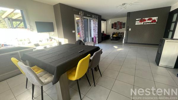 Maison contemporaine à vendre proche du golf de Ploemel - 5 pièces, 3 chambres, piscine