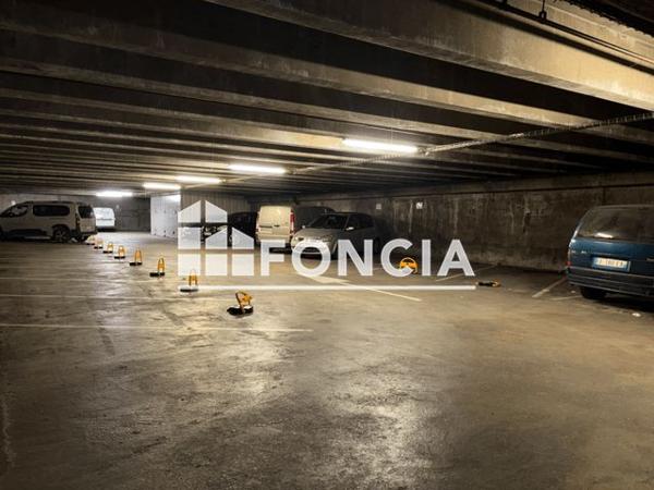 À vendre Parking 12.5 m² - Paris 75018
