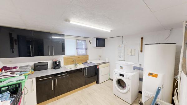 Maison avec grand jardin et piscine à Badens