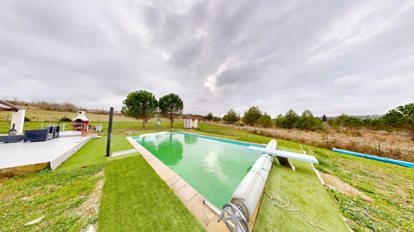 Maison avec grand jardin et piscine à Badens