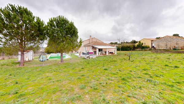 Maison avec grand jardin et piscine à Badens