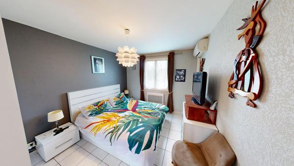 Maison avec grand jardin et piscine à Badens