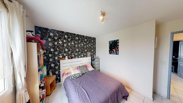 Maison avec grand jardin et piscine à Badens