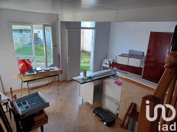 Maison 5 pièces de 90 m² à Les Églisottes-et-Chalaures (33230)