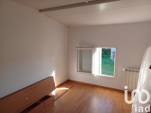 Maison 5 pièces de 90 m² à Les Églisottes-et-Chalaures (33230)