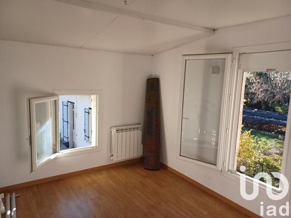 Maison 5 pièces de 90 m² à Les Églisottes-et-Chalaures (33230)