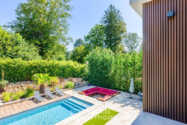 Villa d’architecte contemporaine de 2019, avec piscine et prestations d’exception à Montlignon