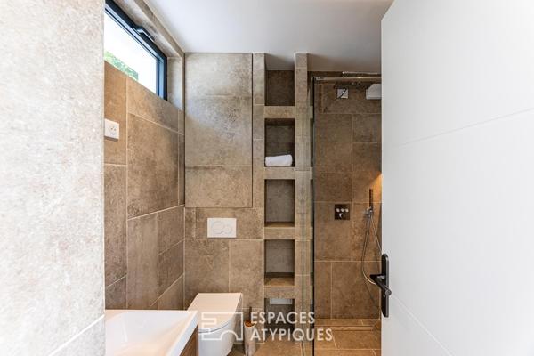 Villa d’architecte contemporaine de 2019, avec piscine et prestations d’exception à Montlignon