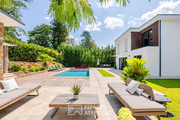 Villa d’architecte contemporaine de 2019, avec piscine et prestations d’exception à Montlignon