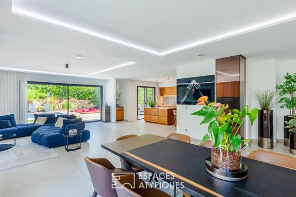 Villa d’architecte contemporaine de 2019, avec piscine et prestations d’exception à Montlignon