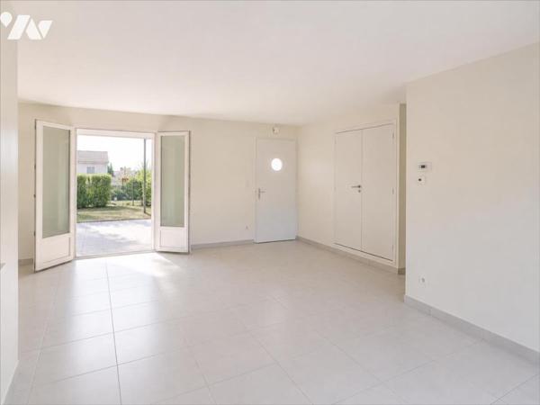 BOURG DE FONTAINE LE COMTE - 106 M² HABITABLES - 650 M² DE TERRAIN