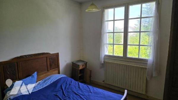 EXCLIUSIVITE LMBS. LEZAY. IDEAL FAMILLE NOMBREUSE. Quartier calme proche centre. Pavillon confo...
