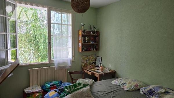 EXCLIUSIVITE LMBS. LEZAY. IDEAL FAMILLE NOMBREUSE. Quartier calme proche centre. Pavillon confo...