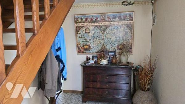 EXCLIUSIVITE LMBS. LEZAY. IDEAL FAMILLE NOMBREUSE. Quartier calme proche centre. Pavillon confo...